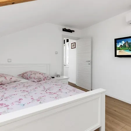 アパート Luxury Dante With Terrace *