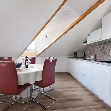 Luxury Dante With Terrace アパート スプリト