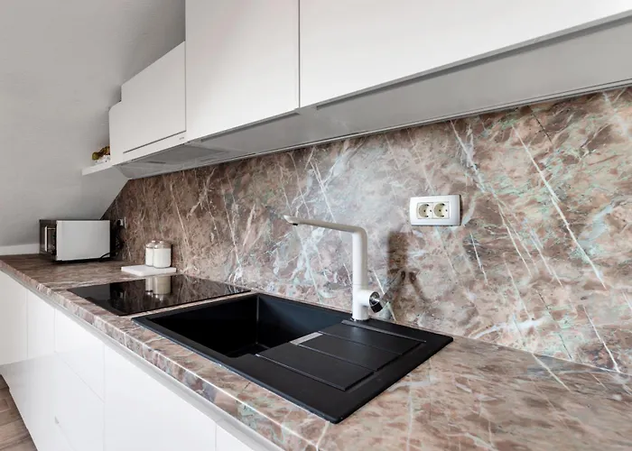 Luxury Dante With Terrace شقة